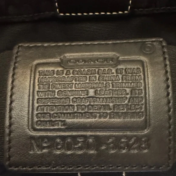 Coach Soho Buckle Flap Black Signature Shoulder Bag Y2K Vintage G0530-3628 - Picture 10 of 12